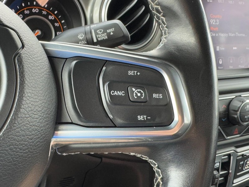 Jeep Wrangler Vehicle Full-screen Gallery Image 16