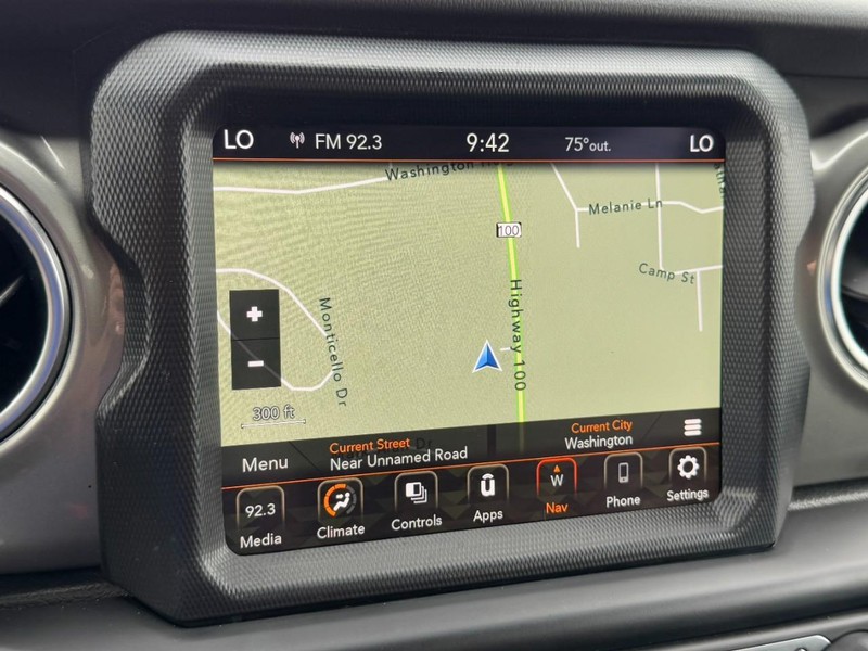 Jeep Wrangler Vehicle Full-screen Gallery Image 19