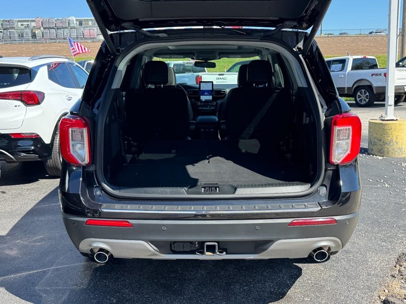 Ford Explorer Vehicle Full-screen Gallery Image 05