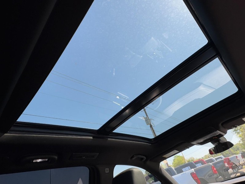 Cadillac XT6 Vehicle Full-screen Gallery Image 12