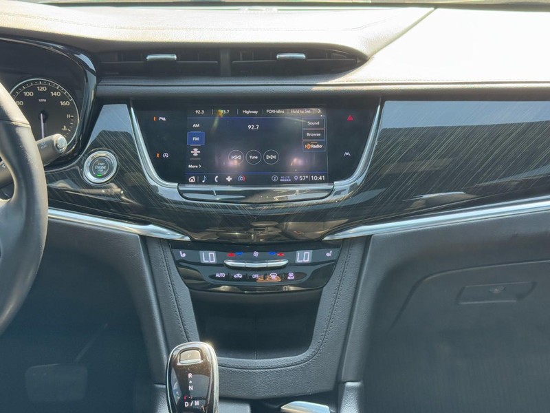 Cadillac XT6 Vehicle Full-screen Gallery Image 15