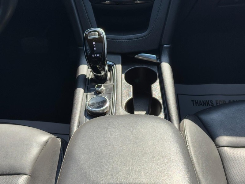 Cadillac XT6 Vehicle Full-screen Gallery Image 16
