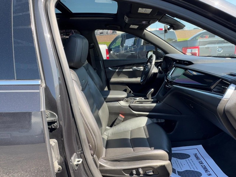Cadillac XT6 Vehicle Full-screen Gallery Image 17