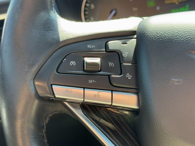 Cadillac XT6 Vehicle Full-screen Gallery Image 19