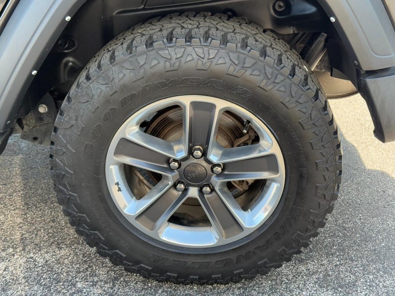 Jeep Wrangler Vehicle Full-screen Gallery Image 07