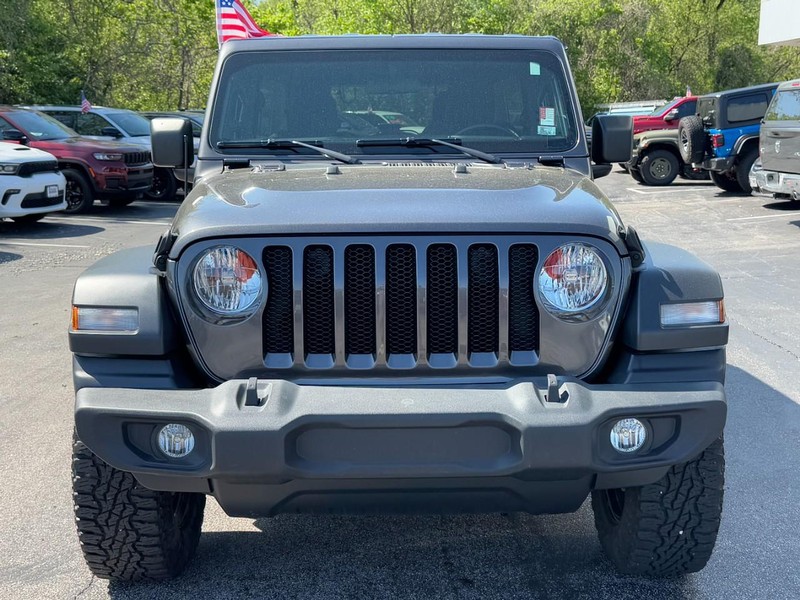 Jeep Wrangler Vehicle Full-screen Gallery Image 09