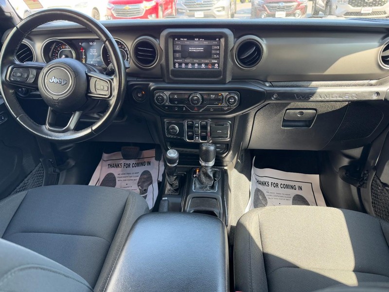 Jeep Wrangler Vehicle Full-screen Gallery Image 11