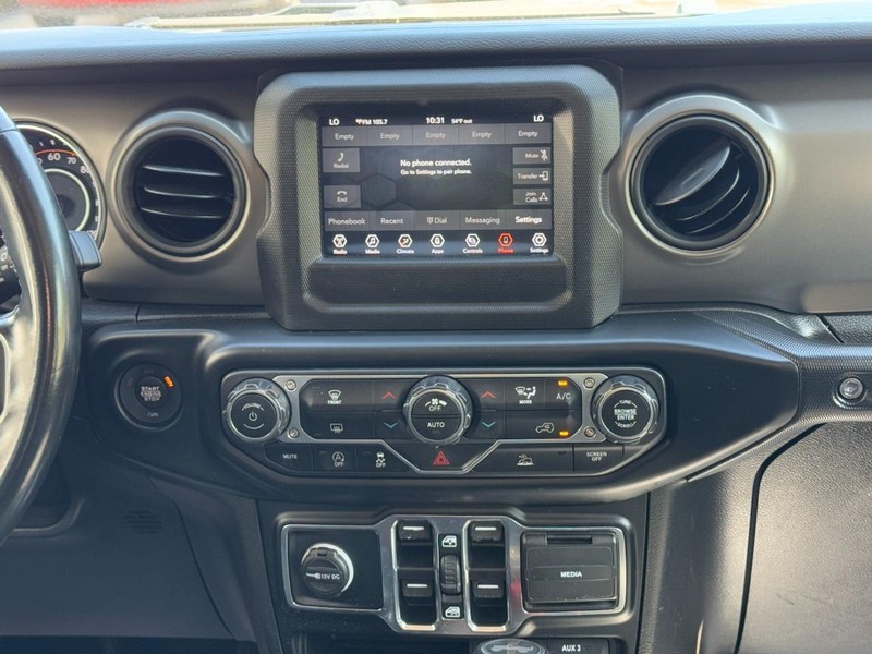 Jeep Wrangler Vehicle Full-screen Gallery Image 13