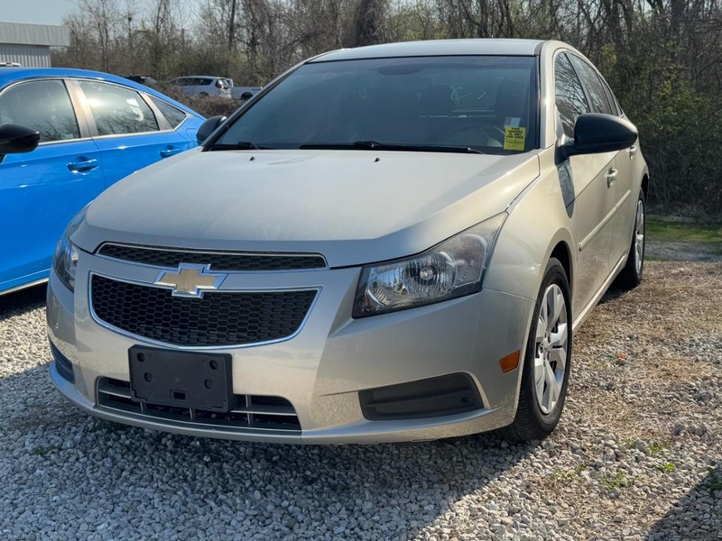 Chevrolet Cruze Vehicle Full-screen Gallery Image 02