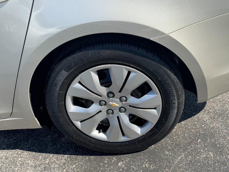 Chevrolet Cruze Vehicle Full-screen Gallery Image 07