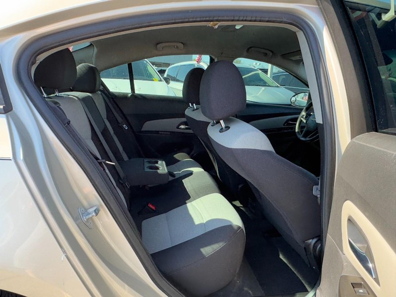 Chevrolet Cruze Vehicle Full-screen Gallery Image 10