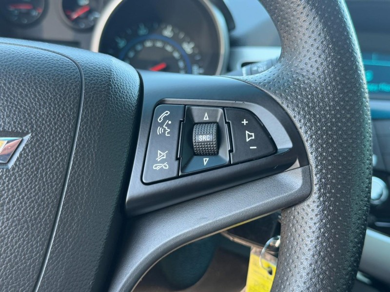 Chevrolet Cruze Vehicle Full-screen Gallery Image 17