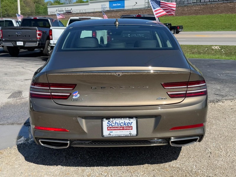 Genesis G80 Vehicle Full-screen Gallery Image 04