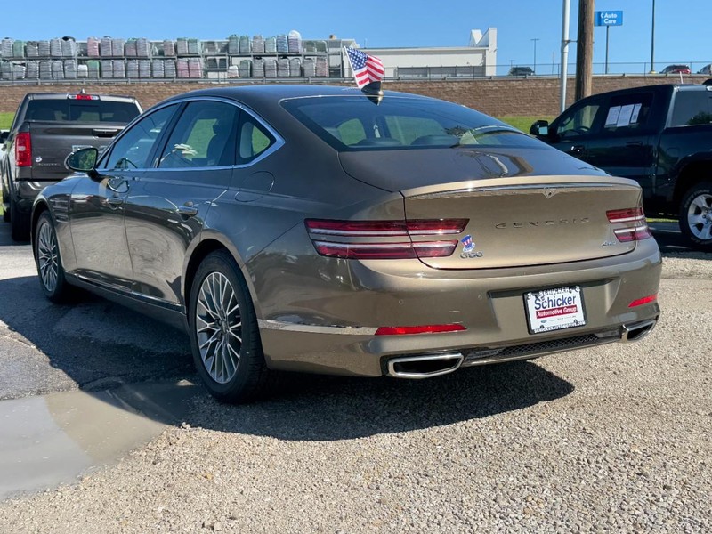 Genesis G80 Vehicle Full-screen Gallery Image 06