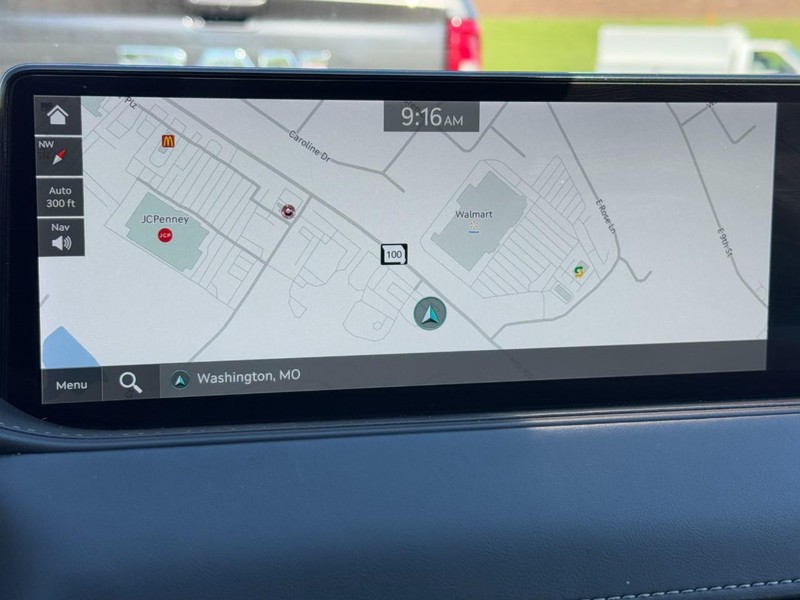 Genesis G80 Vehicle Full-screen Gallery Image 22