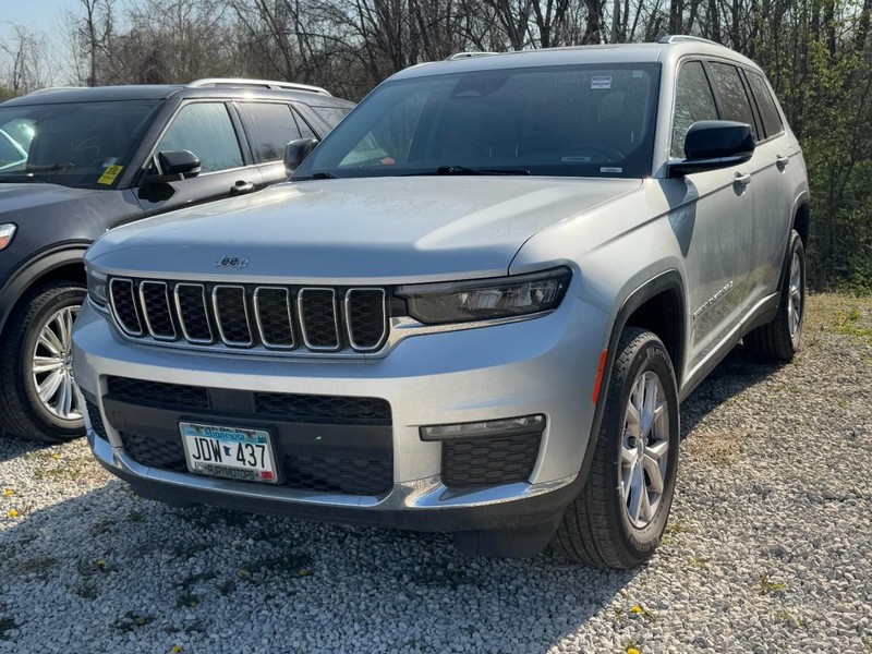 Jeep Grand Cherokee L Vehicle Full-screen Gallery Image 02