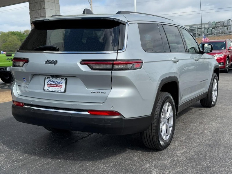Jeep Grand Cherokee L Vehicle Full-screen Gallery Image 03