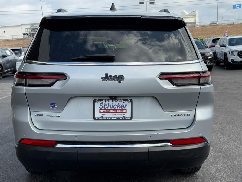 Jeep Grand Cherokee L Vehicle Full-screen Gallery Image 04