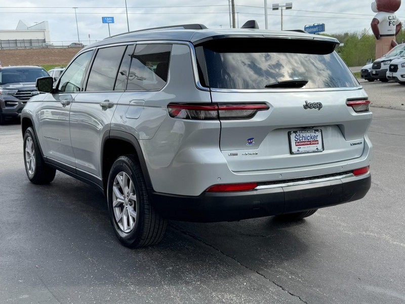 Jeep Grand Cherokee L Vehicle Full-screen Gallery Image 06
