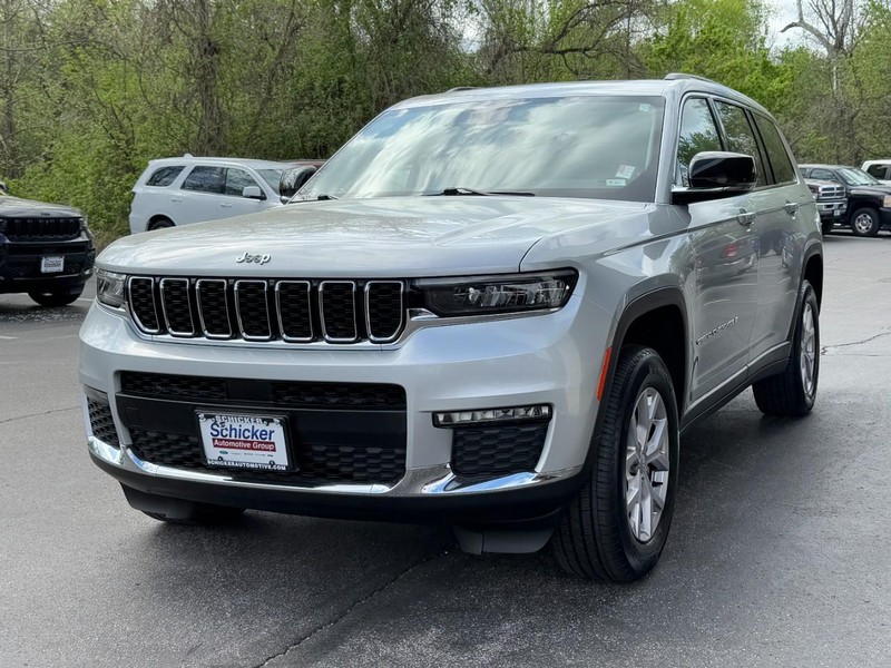 Jeep Grand Cherokee L Vehicle Full-screen Gallery Image 08