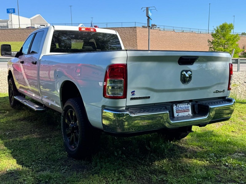 Ram 3500 Vehicle Full-screen Gallery Image 06