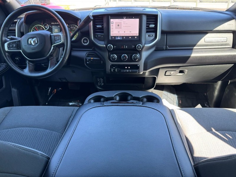 Ram 3500 Vehicle Full-screen Gallery Image 11