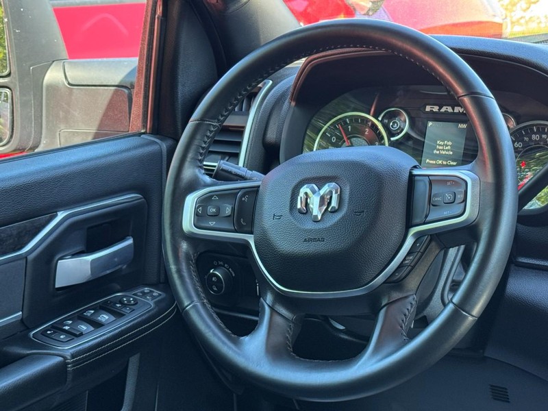 Ram 3500 Vehicle Full-screen Gallery Image 12