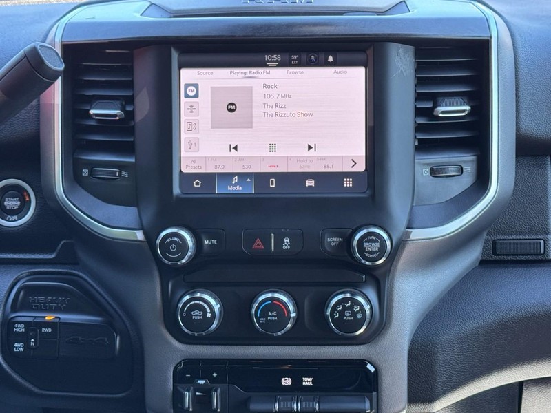 Ram 3500 Vehicle Full-screen Gallery Image 13