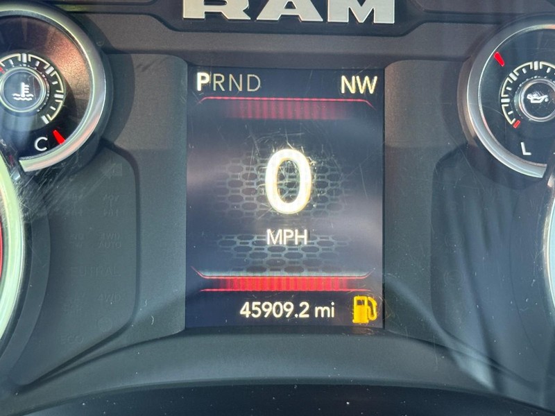 Ram 3500 Vehicle Full-screen Gallery Image 18