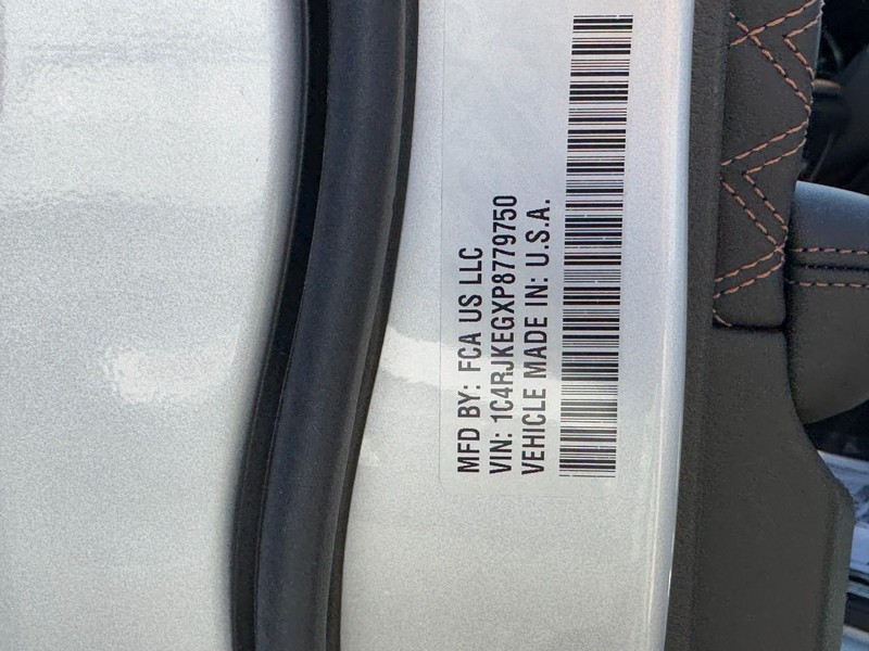 Jeep Grand Cherokee L Vehicle Full-screen Gallery Image 27