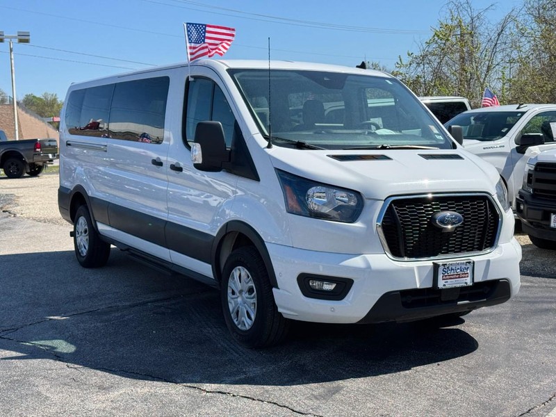 Ford Transit Passenger Wagon Vehicle Full-screen Gallery Image 02