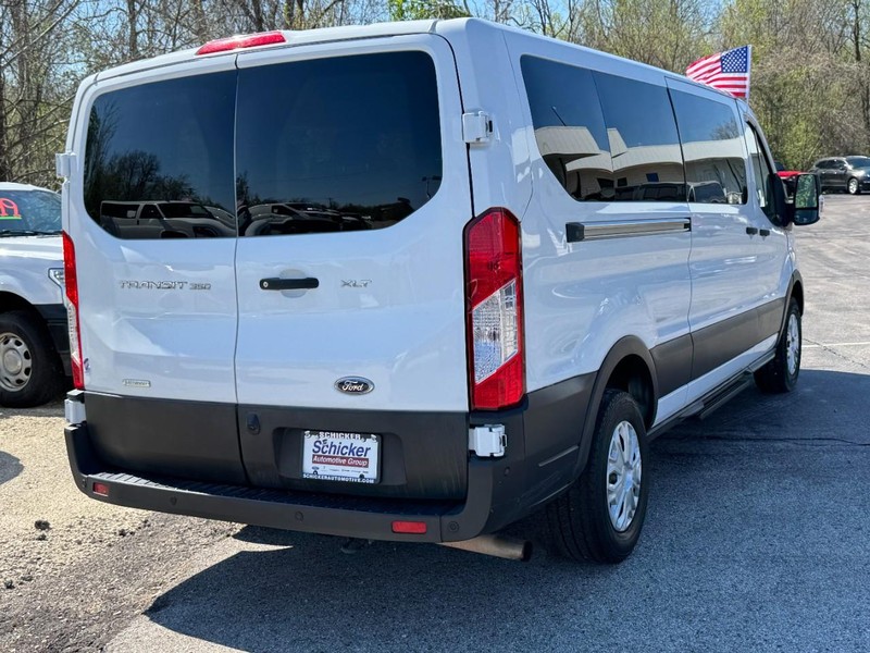 Ford Transit Passenger Wagon Vehicle Full-screen Gallery Image 03