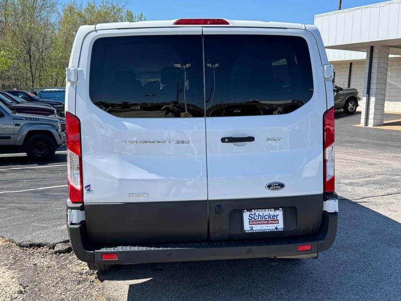 Ford Transit Passenger Wagon Vehicle Full-screen Gallery Image 04