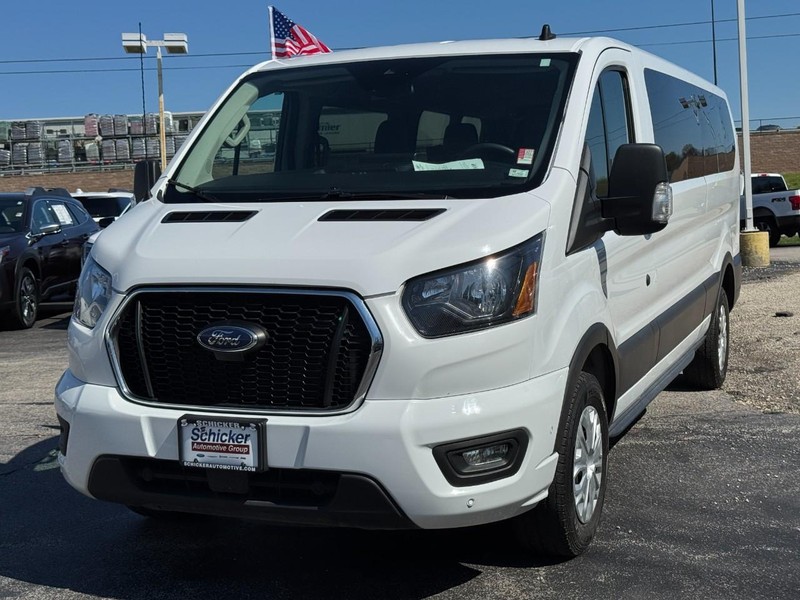 Ford Transit Passenger Wagon Vehicle Full-screen Gallery Image 08