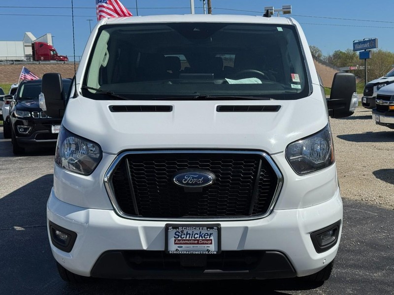 Ford Transit Passenger Wagon Vehicle Full-screen Gallery Image 09