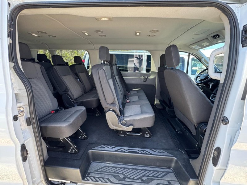 Ford Transit Passenger Wagon Vehicle Full-screen Gallery Image 10