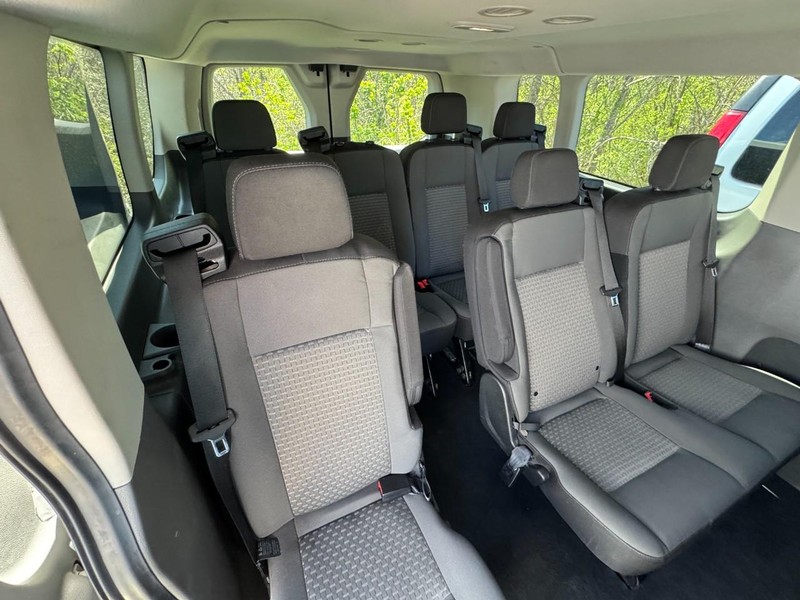 Ford Transit Passenger Wagon Vehicle Full-screen Gallery Image 11