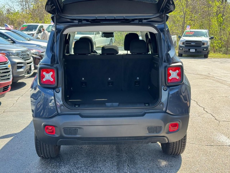 Jeep Renegade Vehicle Full-screen Gallery Image 05