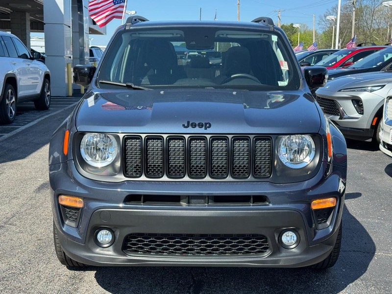 Jeep Renegade Vehicle Full-screen Gallery Image 09