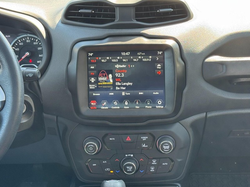 Jeep Renegade Vehicle Full-screen Gallery Image 14