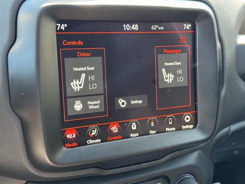 Jeep Renegade Vehicle Full-screen Gallery Image 22