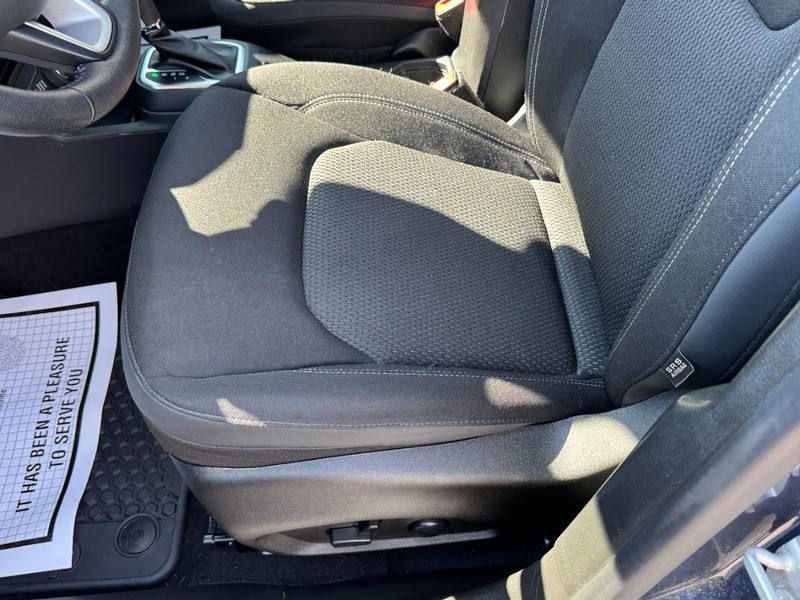 Jeep Renegade Vehicle Full-screen Gallery Image 25