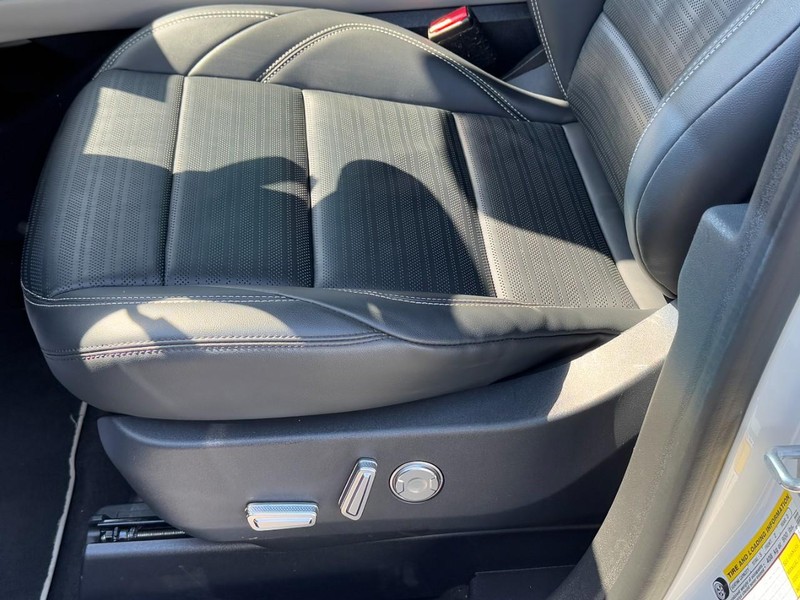Lincoln Nautilus Vehicle Full-screen Gallery Image 23