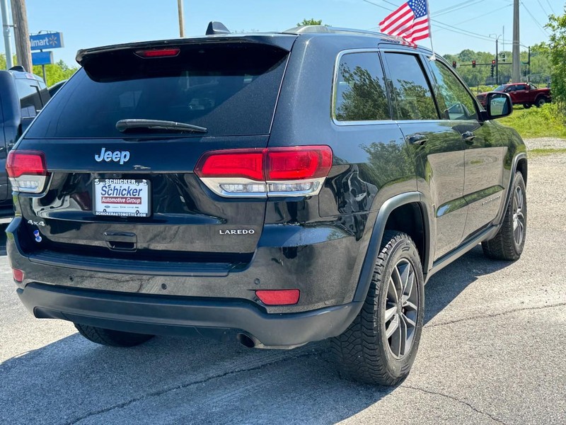 Jeep Grand Cherokee Vehicle Full-screen Gallery Image 03
