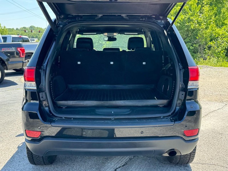 Jeep Grand Cherokee Vehicle Full-screen Gallery Image 05