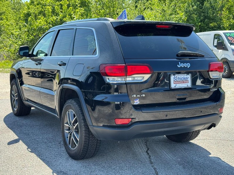 Jeep Grand Cherokee Vehicle Full-screen Gallery Image 06