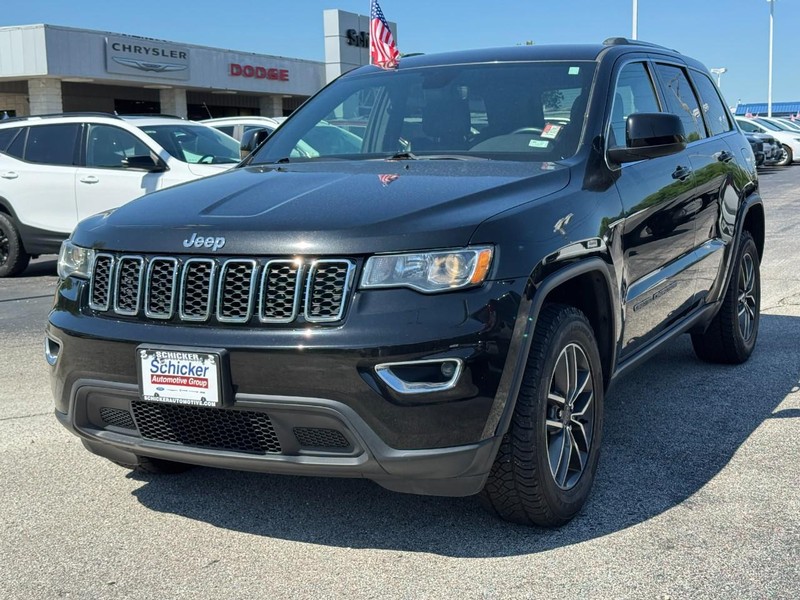 Jeep Grand Cherokee Vehicle Full-screen Gallery Image 08