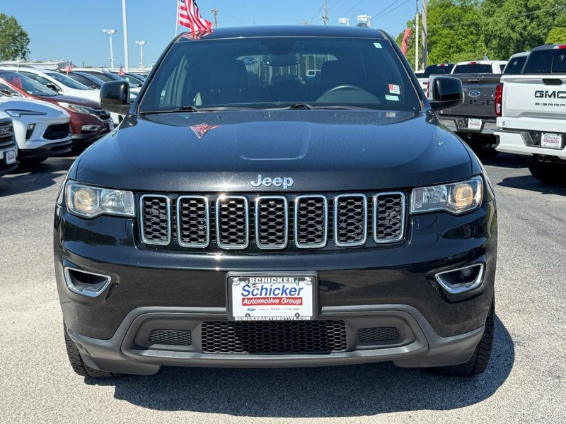 Jeep Grand Cherokee Vehicle Full-screen Gallery Image 09