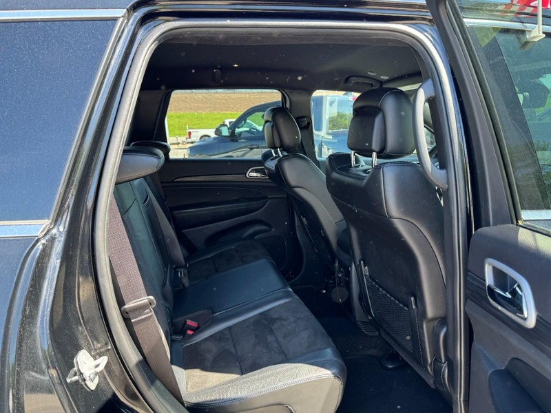 Jeep Grand Cherokee Vehicle Full-screen Gallery Image 10
