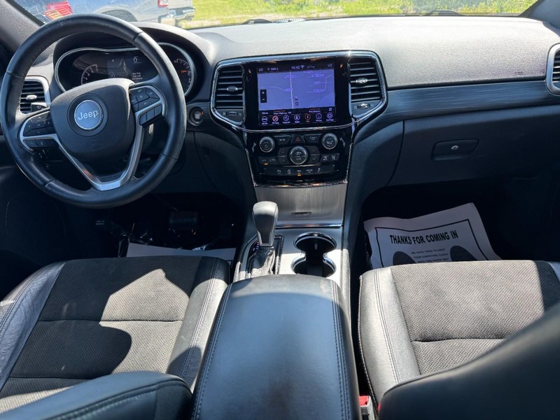 Jeep Grand Cherokee Vehicle Full-screen Gallery Image 11